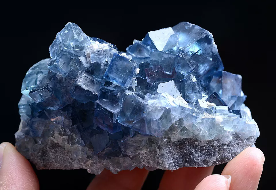 219g Natural Transparent Phantom Blue Cube Fluorite Mineral Specimen/China