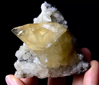 196g Natural Perfect Dipyramidal Yellow Calcite CLUSTER Mineral Specimen/China