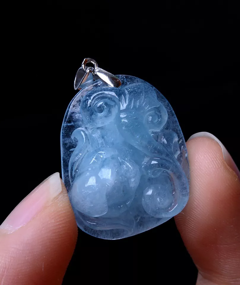 Beautiful Natural Ocean Blue Aquamarine Gemstone Lady Pendant Silver  Buckle