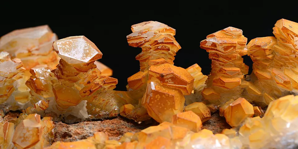 836.6g New Varieties Natural Yellow Tower-Like Calcite Mineral Specimen/ China