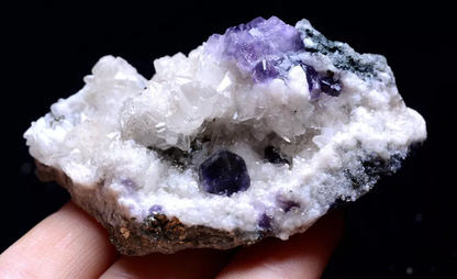 China / Newly DISCOVERED RARE PURPLE FLUORITE CRYSTAL MINERAL SPECIMEN  86.75g