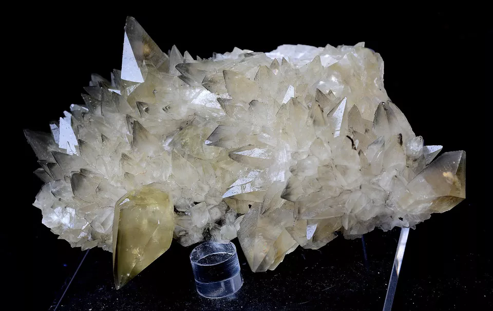 524g Natural Perfect Dipyramidal Yellow Calcite CLUSTER Mineral Specimen /China