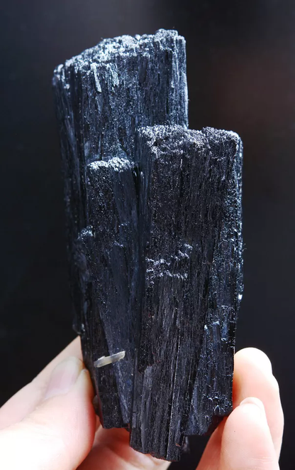 311g Natural Columnar ilvaite Bright surface mineral specimen/Inner Mongolia