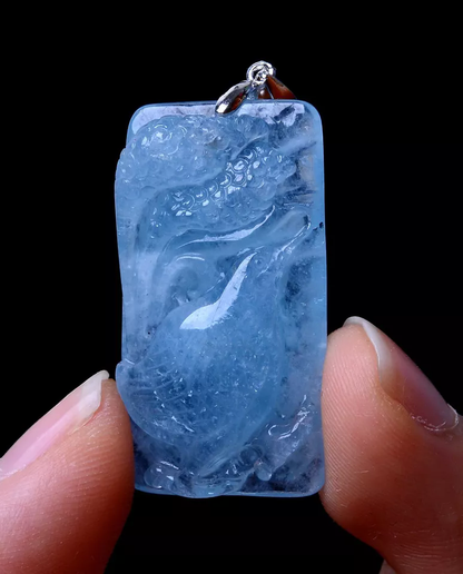 Beautiful Natural Ocean Blue Aquamarine Gemstone Woman Pendant 34*18*8mm