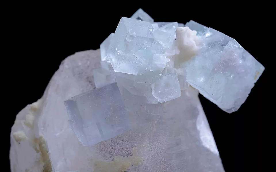 81g Natural Blue And White Porcelain Fluorite & Crystal Mineral Specimen/China