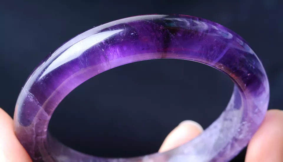 59.2mm Natural Lavender Amethyst Quartz Crystal Treatment Bangle Inner Diameter