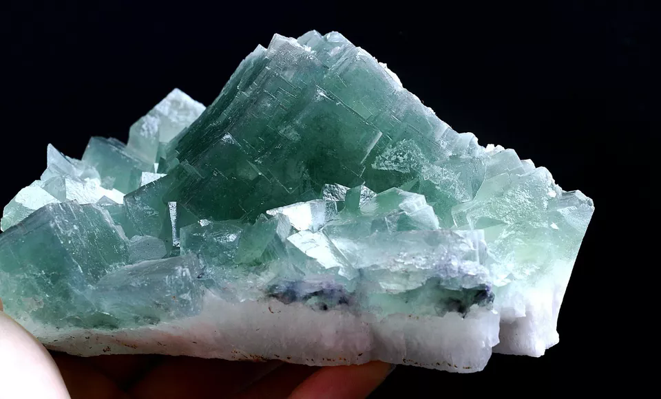 1280g NATURAL Larger particles ladder-Like Green FLUORITE Mineral Specimen/China