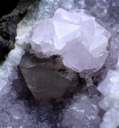 472g NATURAL Amethyst Quartz Skeletal Crystal Point & Calcite Mineral Specimen