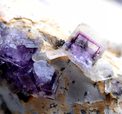 202.g Natural Window Purple Fluorite &Crystal Mineral Specimen/Yaogangxian China