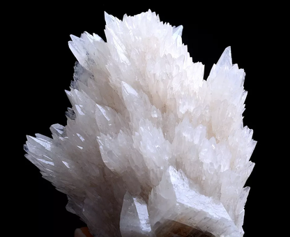 209g Natural  “Angel Wings” White Calcite Crystal Mineral Specimen/China