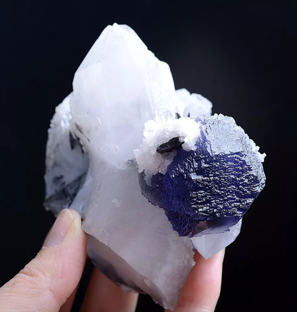 398g Natural Octahedron Purple Fluorite Crystal Mineral Specimen/Yaogang xian