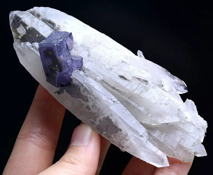 174gNatural Complete Purple Fluorite Crystal Mineral Specimen/Yaogangxian  China