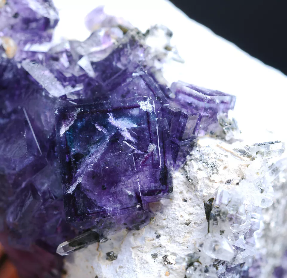 202.g Natural Window Purple Fluorite &Crystal Mineral Specimen/Yaogangxian China