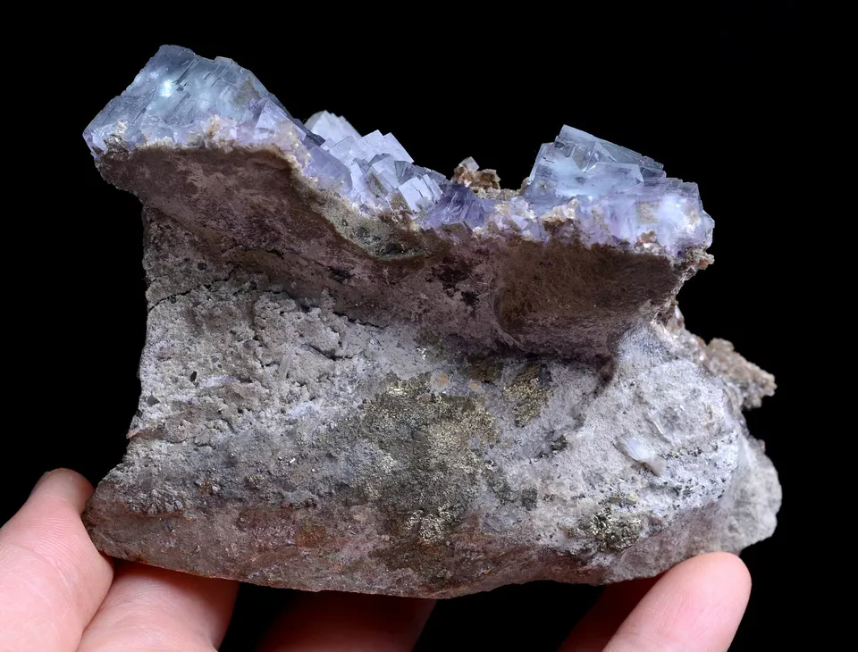 378g Natural Clear Phantom Window Purple Fluorite Mineral Specimen/Yaogangxian