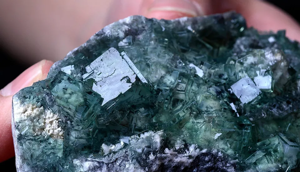 Newly DISCOVERED RARE GREEN CUBIC FLUORITE CRYSTAL MINERAL SPECIMEN 603.0g