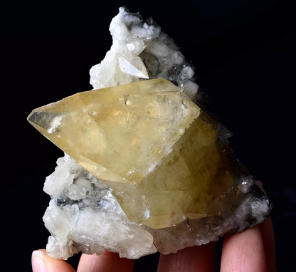 196g Natural Perfect Dipyramidal Yellow Calcite CLUSTER Mineral Specimen/China