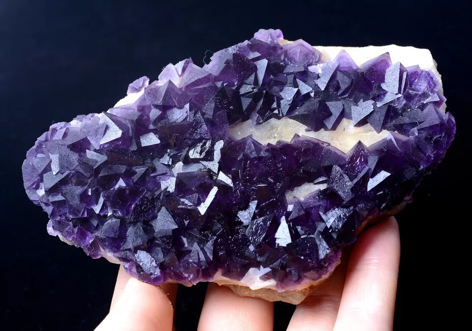 MUSEUM COLLECTION NEWLY DISCOVERED RARE PURPLE FLUORITE MINERAL SAMPLES 315.80g