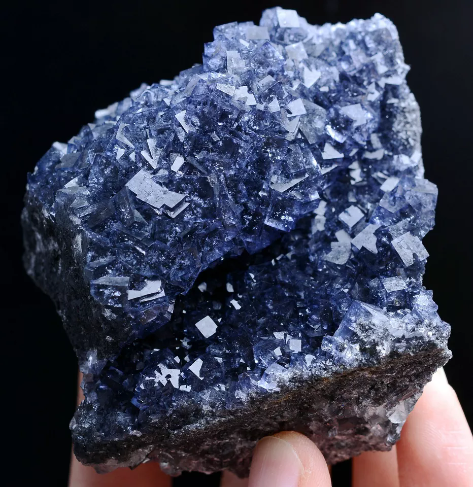 381g Natural Complete Blue Fluorite Crystal Mineral Specimen/Yaogangxian China