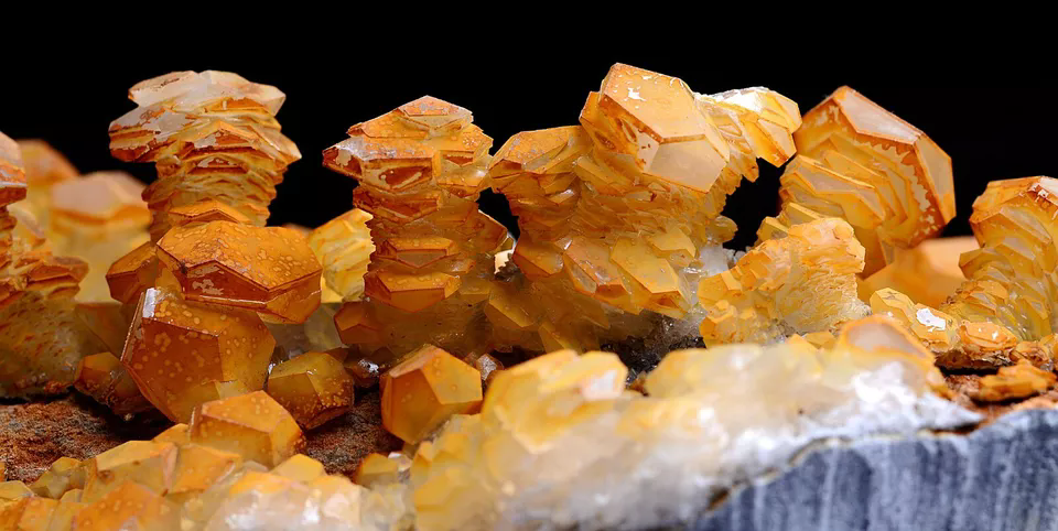 836.6g New Varieties Natural Yellow Tower-Like Calcite Mineral Specimen/ China