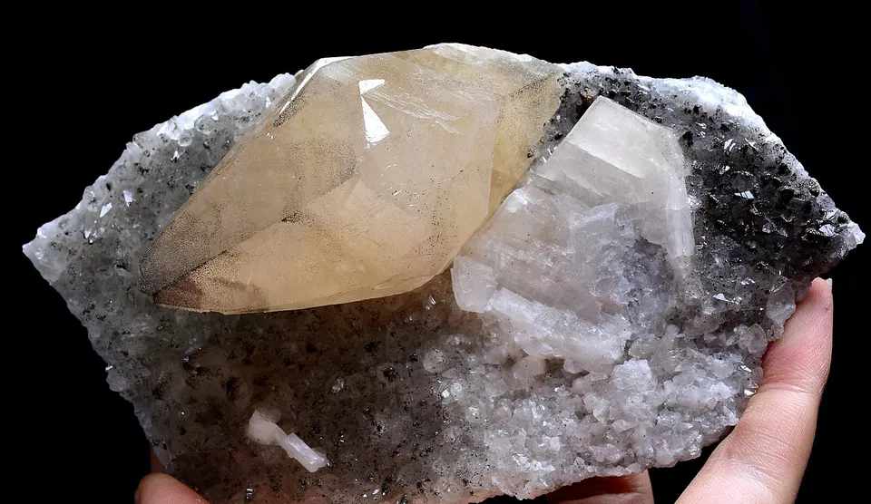 288g Natural Perfect Dipyramidal Yellow Calcite CLUSTER Mineral Specimen/China