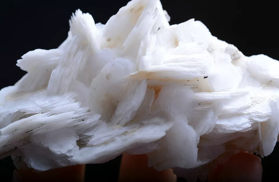 78.g New Find Natural Rare White Ladder-Like Calcite & Crystal Mineral Specimen