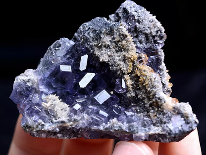 China / Newly DISCOVERED RARE PURPLE FLUORITE CRYSTAL MINERAL SPECIMEN  61g