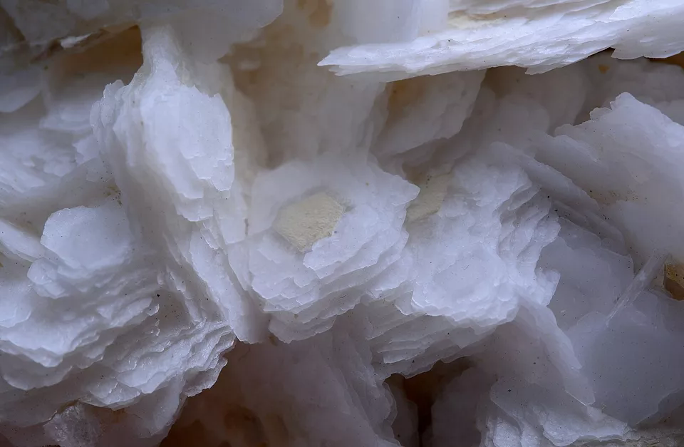 New Find Natural Rare White Ladder-Like Calcite & Crystal Mineral Specimen 100.g