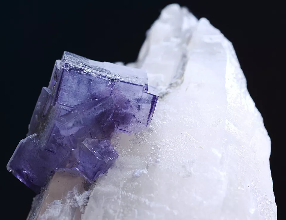 174gNatural Complete Purple Fluorite Crystal Mineral Specimen/Yaogangxian  China