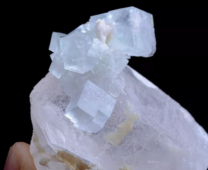 81g Natural Blue And White Porcelain Fluorite & Crystal Mineral Specimen/China