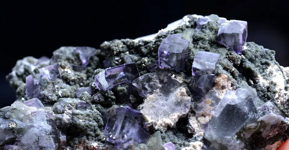 125g Newly DISCOVERED RARE CUBE PURPLE FLUORITE MINERAL SAMPLES/YaoGangXian