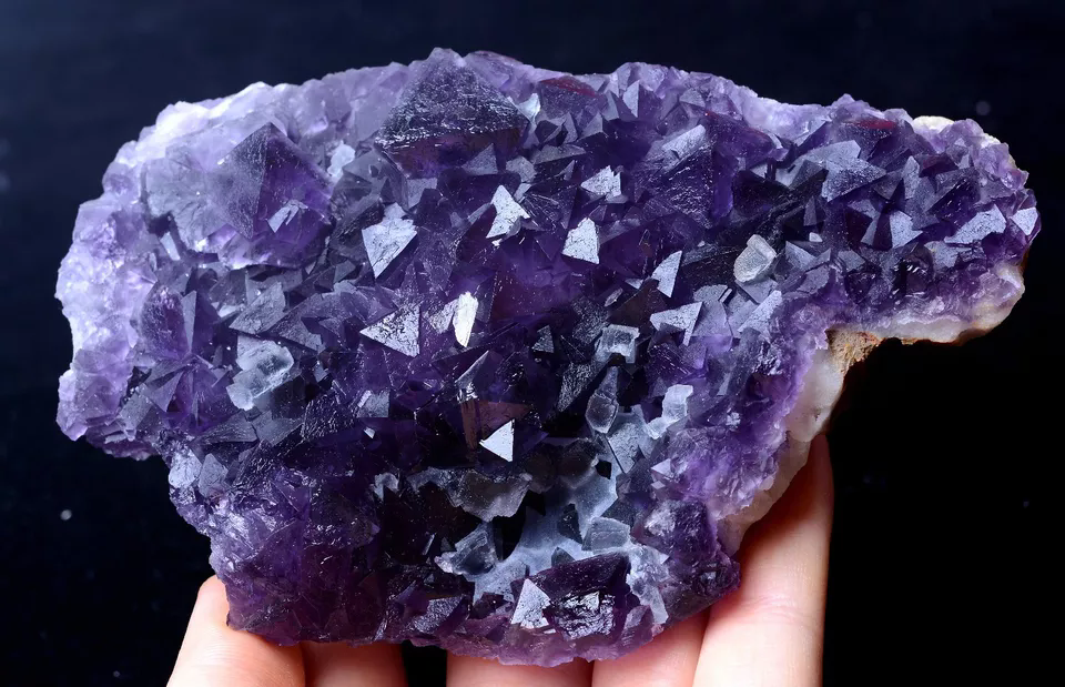 486g Newly DISCOVERED RARE PURPLE FLUORITE CRYSTAL MINERAL SPECIMEN/China