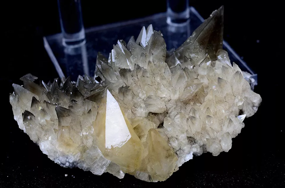 584g Natural Perfect Dipyramidal Yellow Calcite CLUSTER Mineral Specimen/China