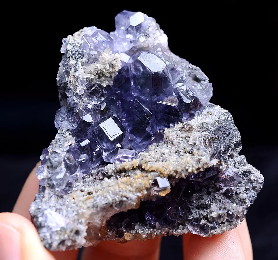 China / Newly DISCOVERED RARE PURPLE FLUORITE CRYSTAL MINERAL SPECIMEN  61g