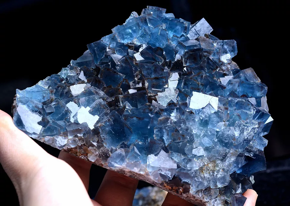 802g New Find Transparent Rare Blue Cube Fluorite Mineral Specimen/China