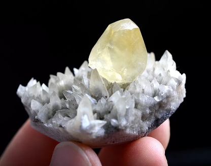 31.g Natural Perfect Dipyramidal Yellow Calcite CLUSTER Mineral Specimen/China