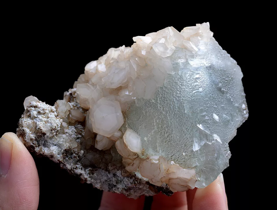 243.g Natural Clear Fluorite & Calcite Mineral Specimen/ Yaogangxian  China