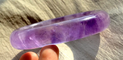 Natural Lavender Amethyst Crystal Woman Treatment Bangle Inner Diameter 59mm