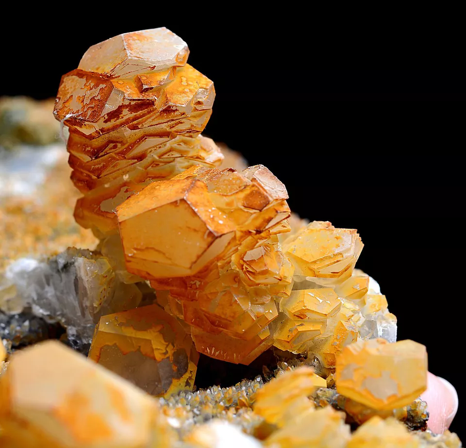 836.6g New Varieties Natural Yellow Tower-Like Calcite Mineral Specimen/ China