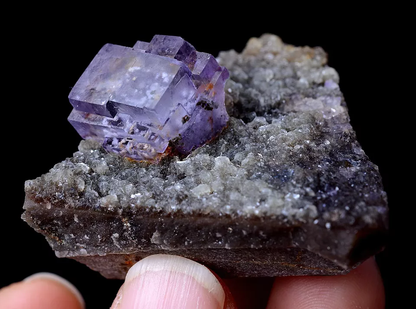 40.5g NEWLY DISCOVERED TRANSPARENT PURPLE FLUORITE MINERAL SAMPLES/Yaogang xian