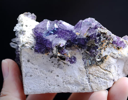 202.g Natural Window Purple Fluorite &Crystal Mineral Specimen/Yaogangxian China