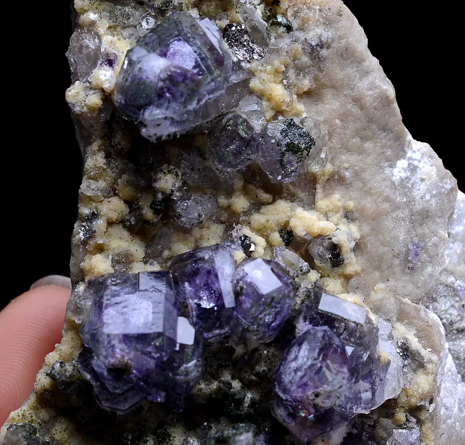 100.6g Newly DISCOVERED RARE CUBE PURPLE FLUORITE MINERAL SAMPLES /YaoGang Xian