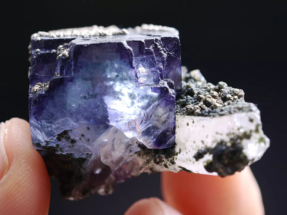 24gNatural Phantom Purple Fluorite Pyrite Crystal Mineral Specimen/Yaogangxian