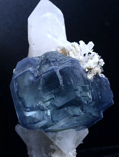 523gNATURAL COMPLETE RARE CLEAR Blue FLUORITE MINERAL SAMPLES/Yaogangxian China