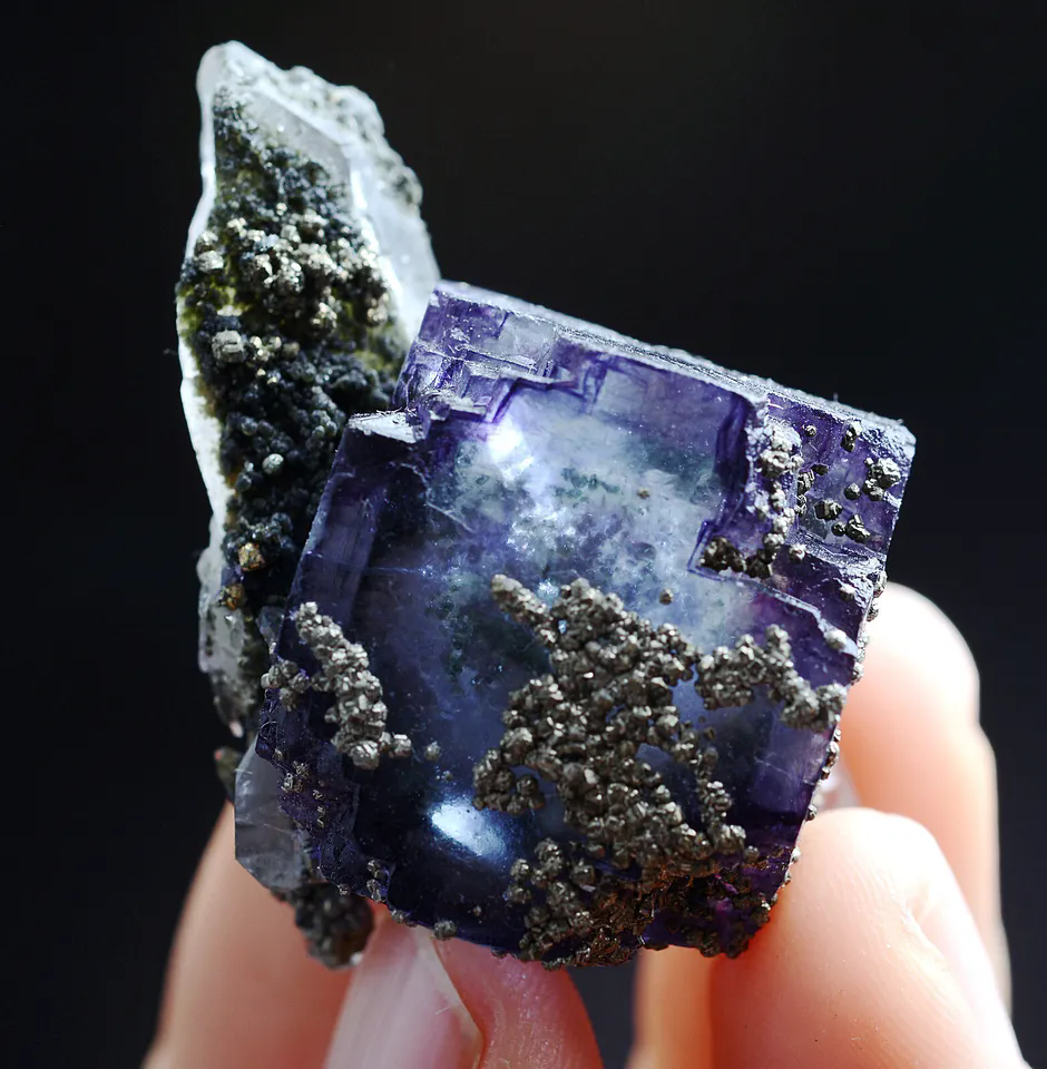 24gNatural Phantom Purple Fluorite Pyrite Crystal Mineral Specimen/Yaogangxian