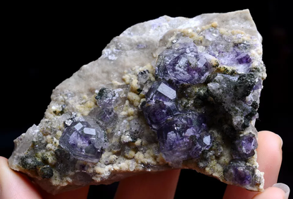 100.6g Newly DISCOVERED RARE CUBE PURPLE FLUORITE MINERAL SAMPLES /YaoGang Xian