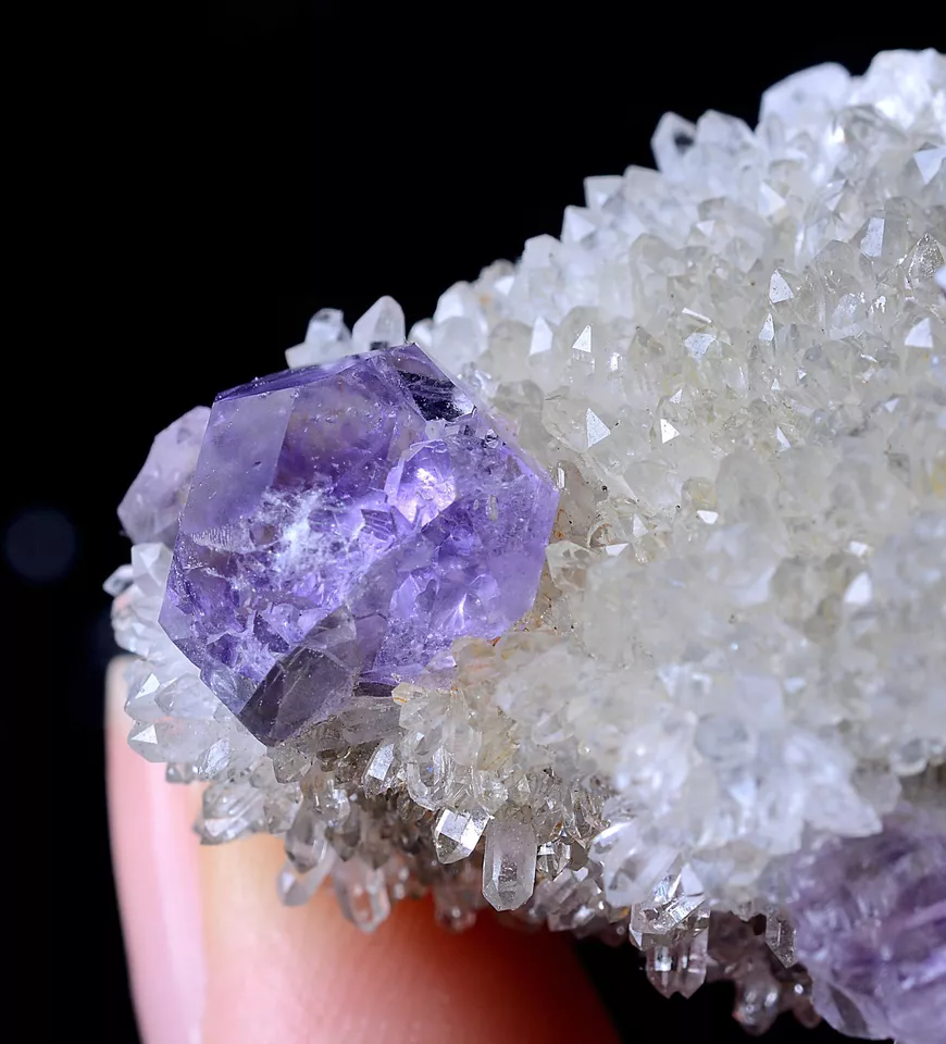 Newly DISCOVERED RARE PURPLE FLUORITE & QUARTE CRYSTAL MINERAL SPECIMEN 36.85g