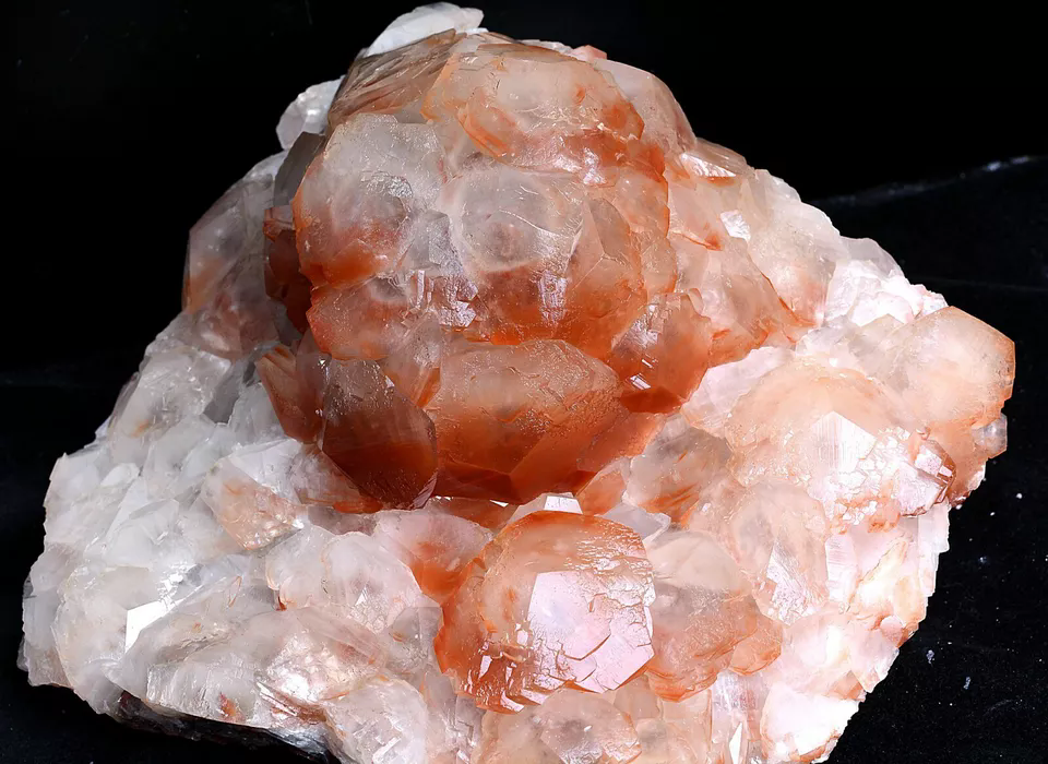 2696g Natural Complete Red Fluorescent Benz Calcite Mineral Specimen/China