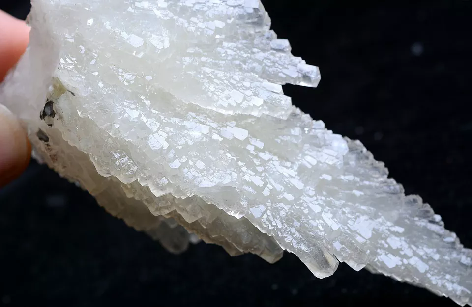 110gNatural Complete “Angel Wings” White Calcite Crystal Mineral Specimen/China