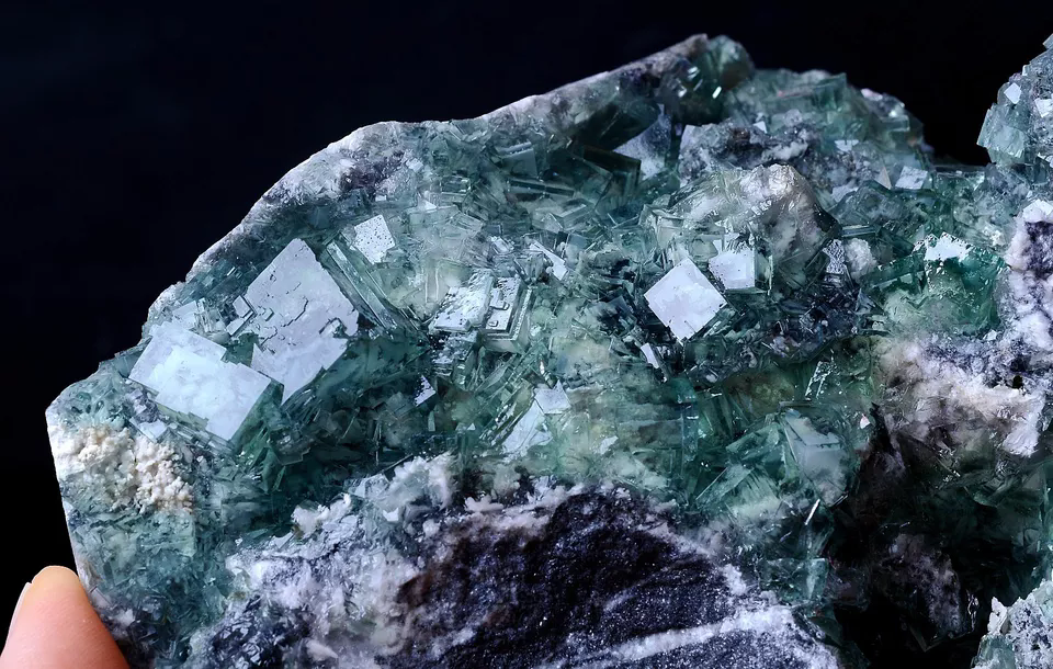 Newly DISCOVERED RARE GREEN CUBIC FLUORITE CRYSTAL MINERAL SPECIMEN 603.0g