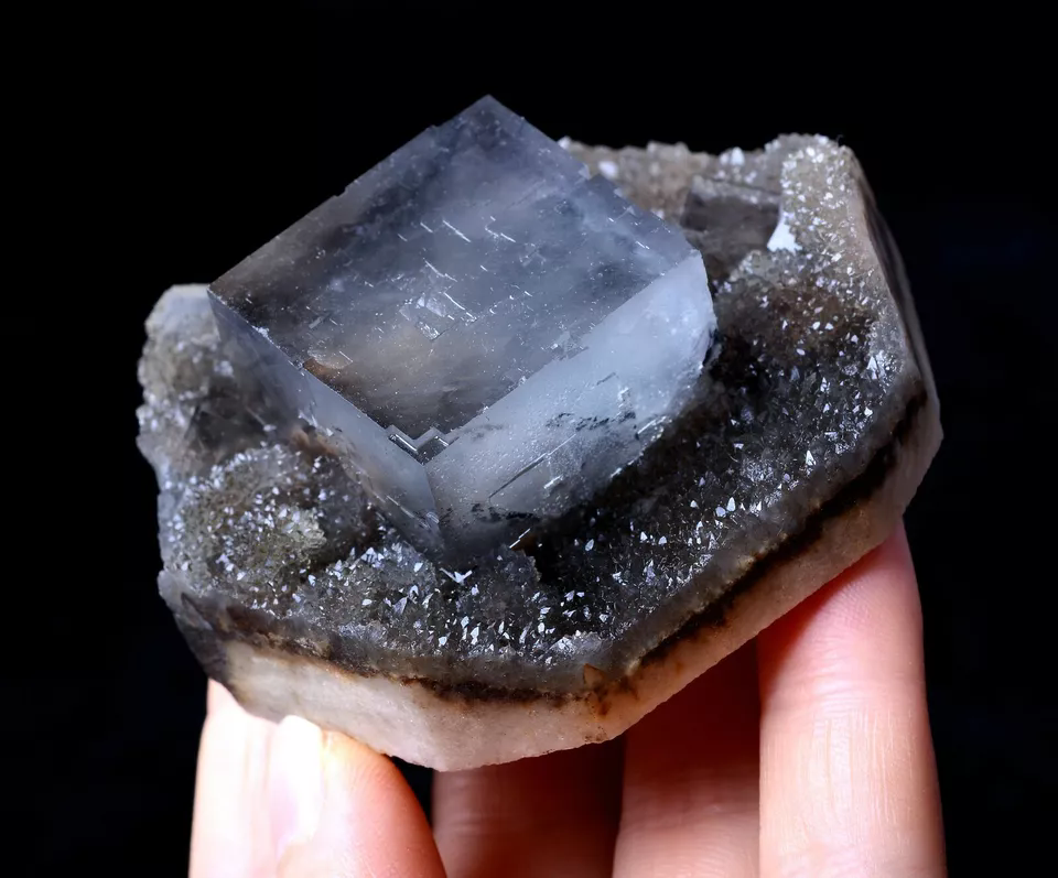 176.g Transparent Collectible Complete Cube Fluorite Mineral Specimen/China